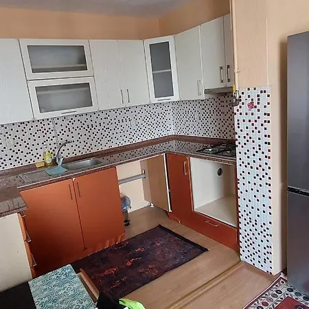 Metro Ve Universiteye Yakin Apartment